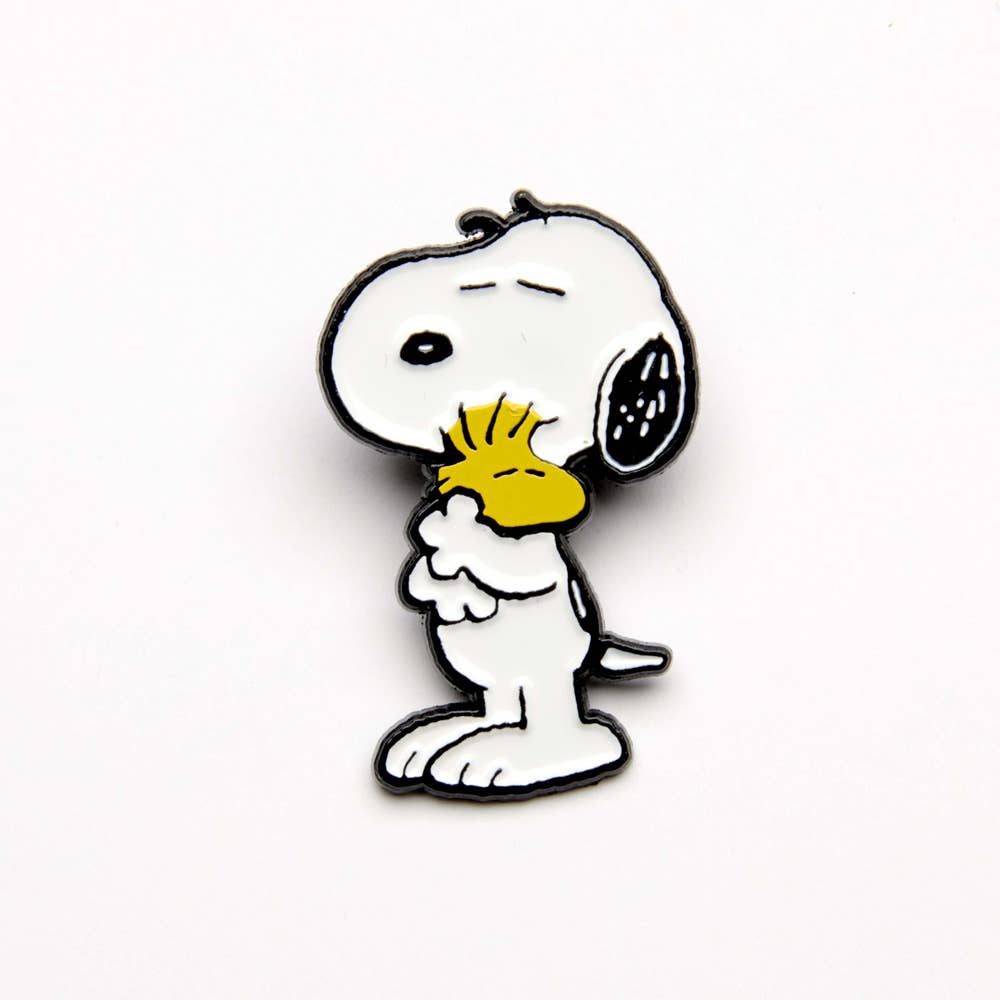 Peanuts Snoopy Give Hugs Pin