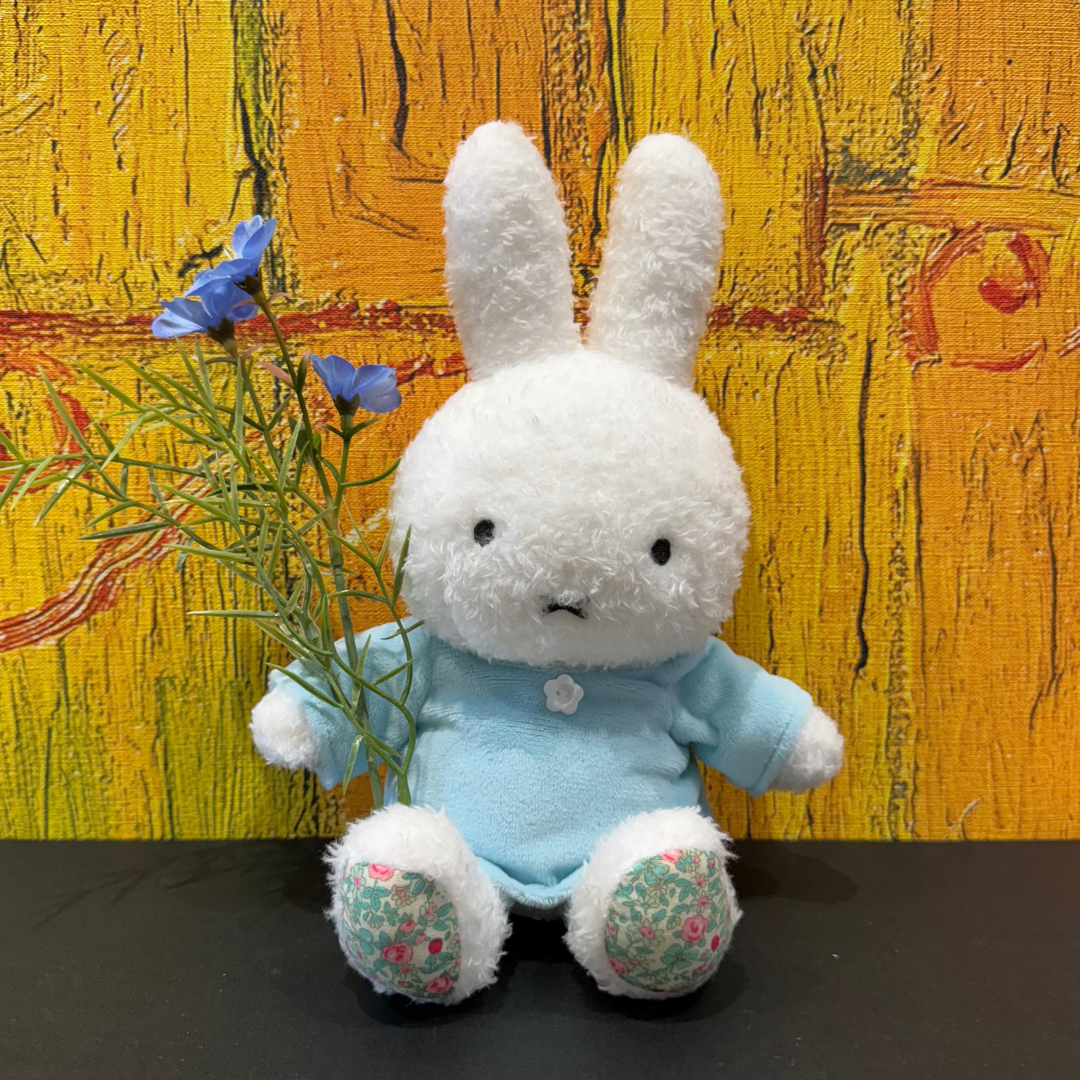 Miffy Flowers Exclusive Sitting Plush - Limited Edition – zillymonkey