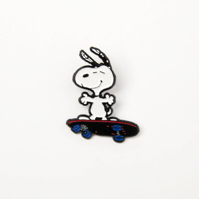 Peanuts Snoopy Lifestyle Pin - Skateboard