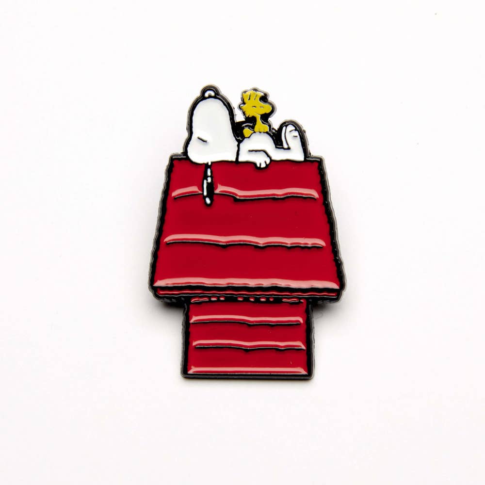 Peanuts Snoopy Friends Forever Pin - Doghouse